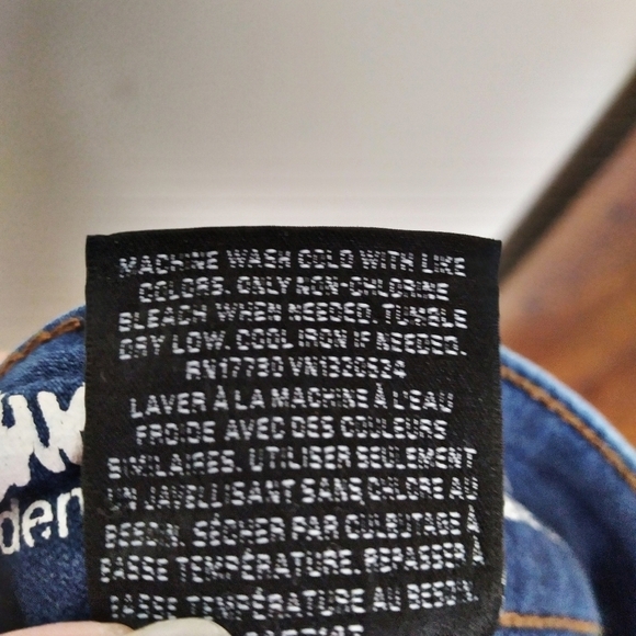 Mossimo Medium Wash Mid Rise Skinny Jeans Size 2/26 - Picture 10 of 10